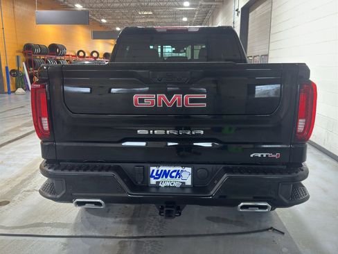 Used 2025 GMC Sierra 1500 AT4 w/ AT4 Premium Package image 4