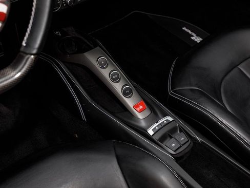 Used 2019 Ferrari 488 Spider RWD image 32
