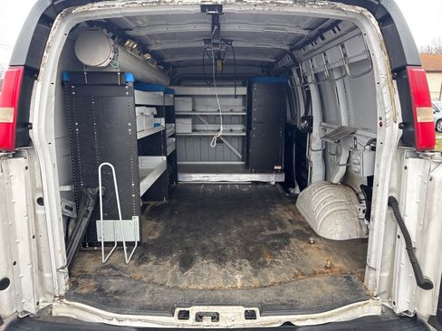 Used 2015 Chevrolet Express 2500 image 13