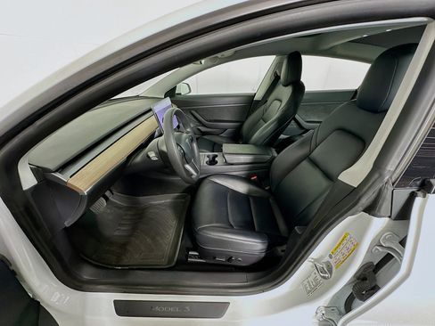 Used 2021 Tesla Model 3 Standard Range Plus image 13
