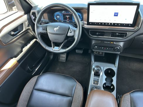 Used 2025 Ford Bronco Sport Outer Banks w/ Outer Banks Tech Package+ AWD/4WD image 12