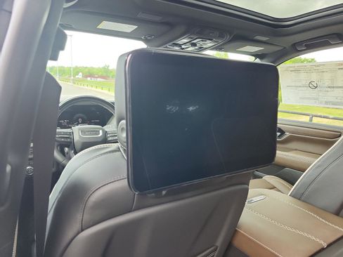 New 2026 GMC Yukon XL Denali Ultimate AWD/4WD image 12