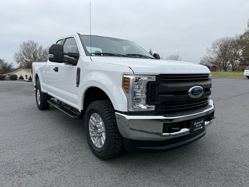 Used 2019 Ford F250 XL w/ Power Equipment Group image 9