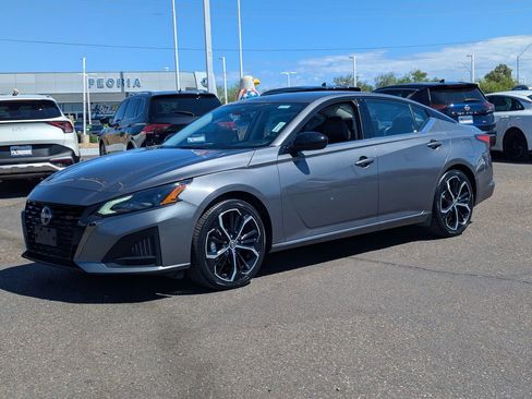 Certified 2025 Nissan Altima 2.5 SR image 2