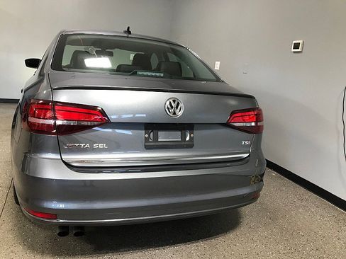 Used 2018 Volkswagen Jetta SEL FWD image 4