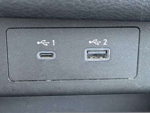 Certified 2023 Nissan Rogue SV FWD image 22