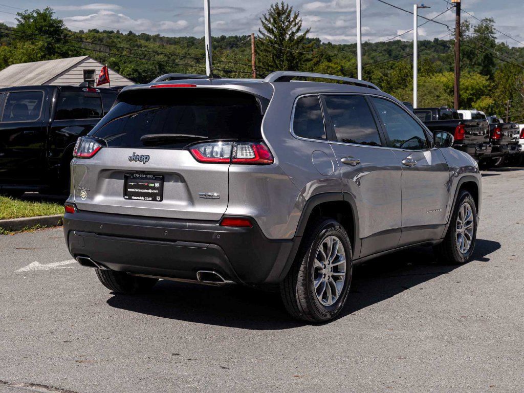 Used 2021 Jeep Cherokee Latitude Lux w/ Comfort/Convenience Group AWD/4WD image 4
