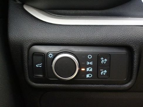 Used 2023 Ford Explorer XLT RWD image 11