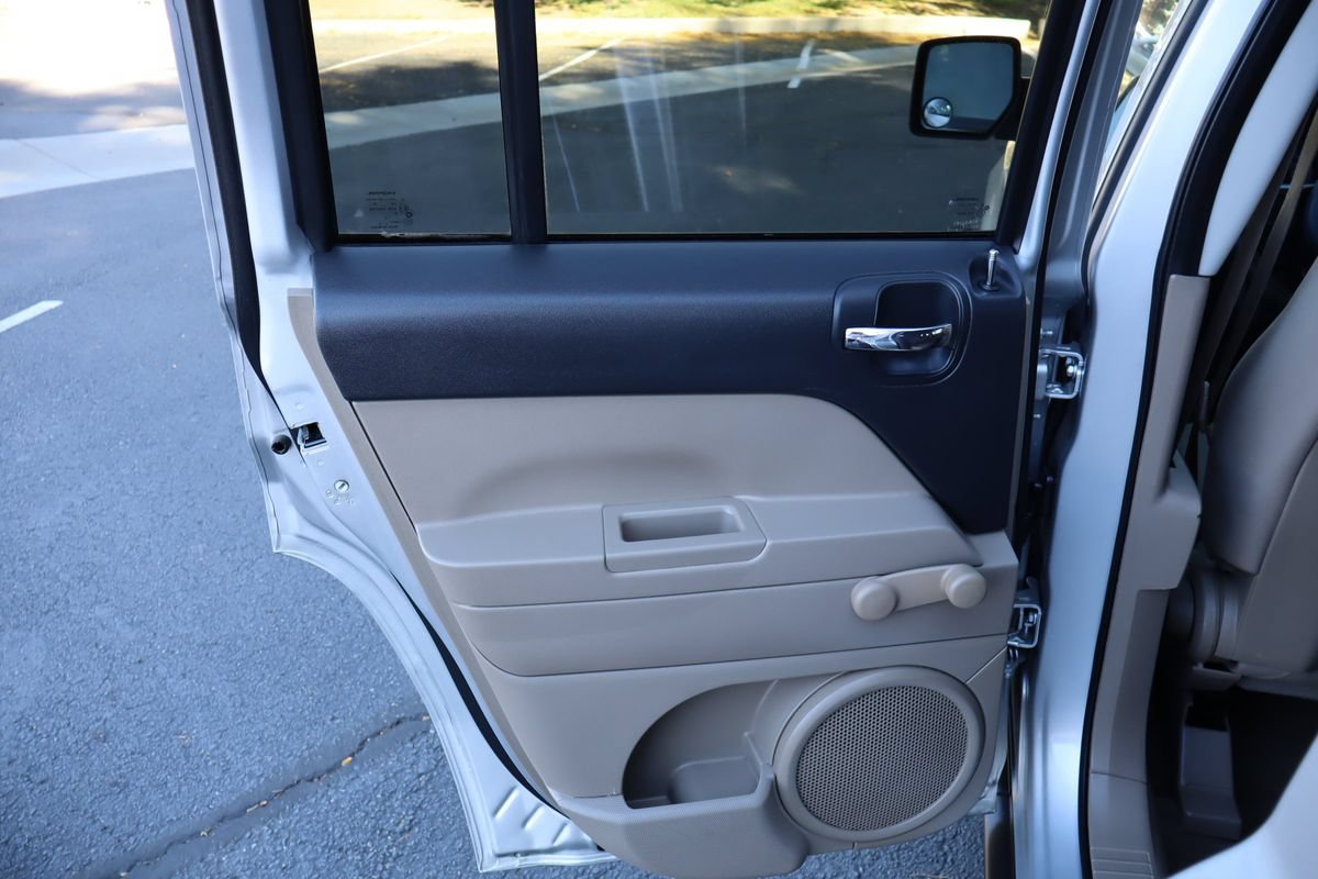Used 2014 Jeep Patriot Sport FWD image 18