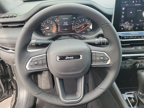 New 2026 Jeep Compass Latitude image 25