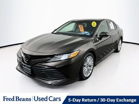 Used 2018 Toyota Camry XLE w/ Driver Assist Package FWD image 3