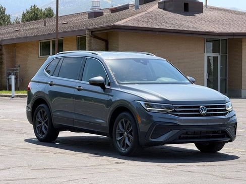 Used 2022 Volkswagen Tiguan SE FWD image 7