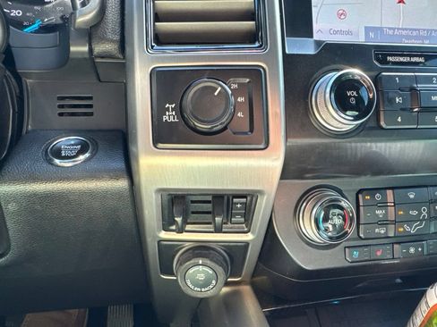 Used 2020 Ford F250 Platinum AWD/4WD image 16