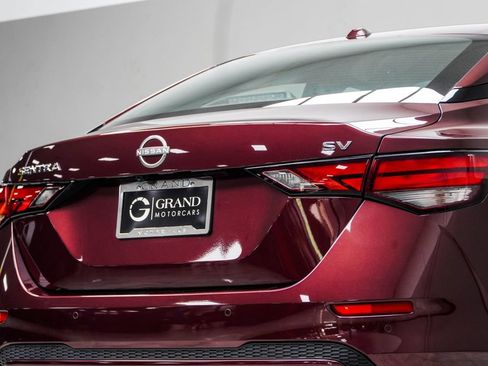 Used 2024 Nissan Sentra SV FWD image 13