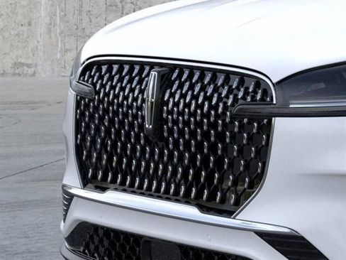 New 2026 Lincoln Aviator AWD image 17