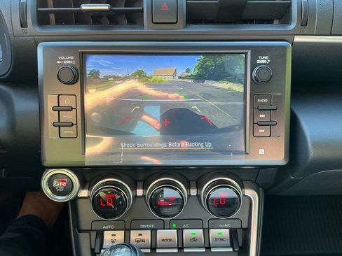 Used 2025 Toyota GR86 w/ ALL Weather Mat Package (TMS) RWD image 19