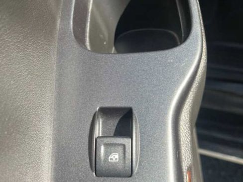 Used 2015 GMC Yukon SLE w/ Convenience Package image 18