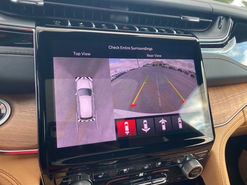 New 2025 Jeep Grand Cherokee Summit image 27