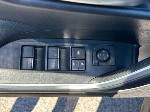 Used 2023 Toyota RAV4 XLE Premium image 29