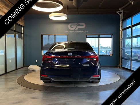 Used 2022 Toyota Avalon Limited w/ Advanced Safety Package FWD image 4