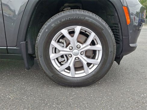 Used 2022 Jeep Grand Cherokee L Limited w/ Luxury Tech Group II image 8