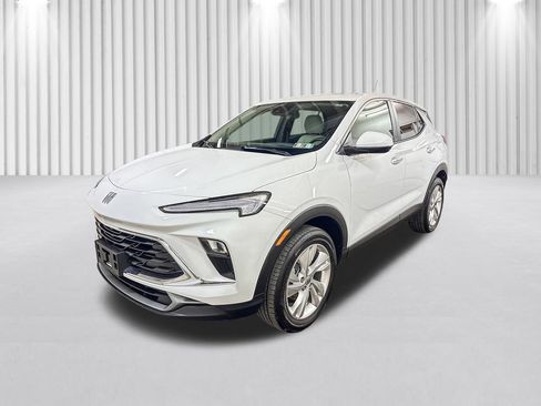 Used 2024 Buick Encore GX Preferred AWD/4WD image 13