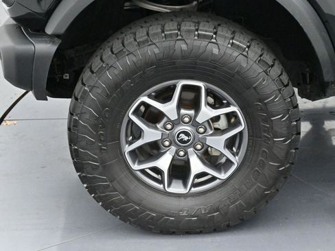 Used 2023 Ford Bronco Badlands image 38