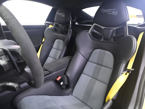 Used 2025 Porsche 718 Cayman GT4 RS RWD image 28
