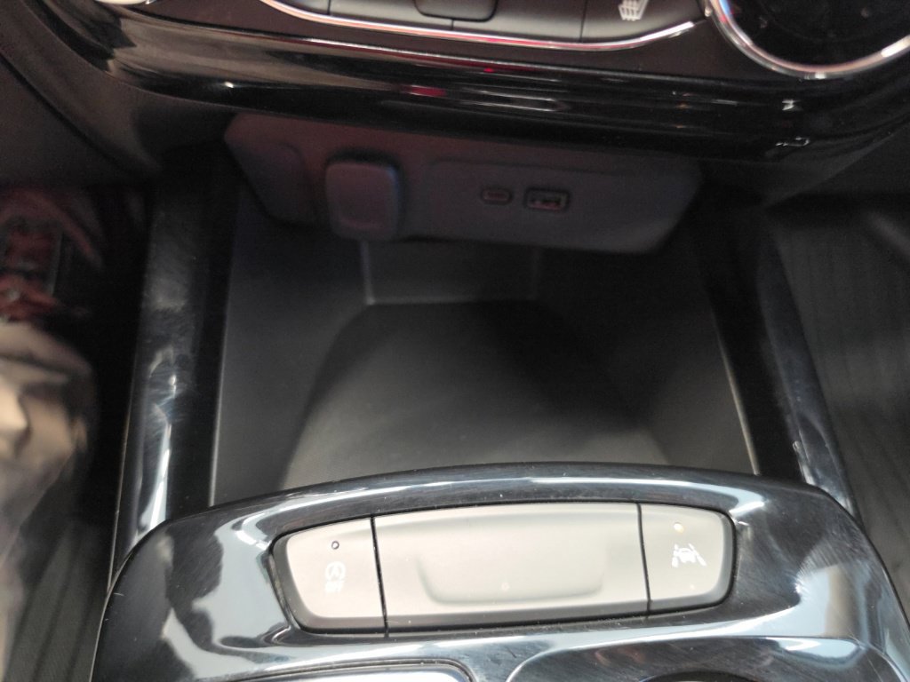 Used 2025 Chevrolet Trax ACTIV FWD image 24