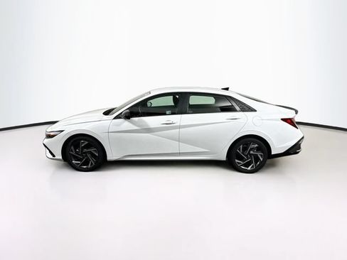 Certified 2025 Hyundai Elantra Sport FWD image 5