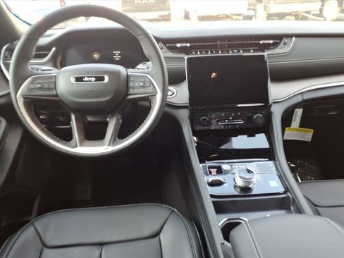 New 2025 Jeep Grand Cherokee Limited w/ Luxury Tech Group II image 8