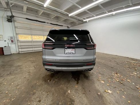 Used 2025 GMC Acadia Elevation image 5