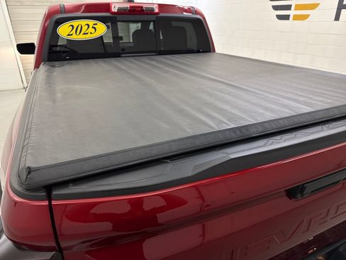 Used 2025 Chevrolet Colorado Trail Boss AWD/4WD image 23