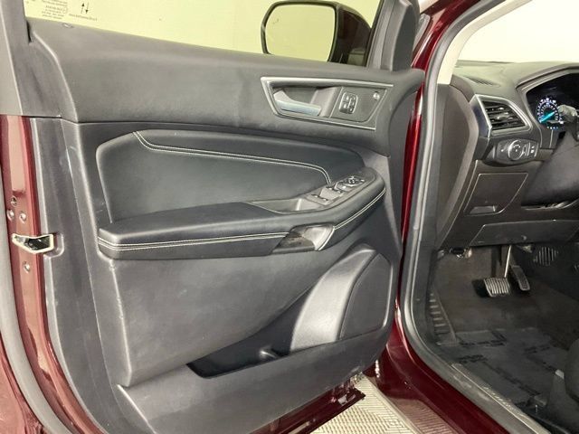Used 2022 Ford Edge Titanium AWD/4WD image 11