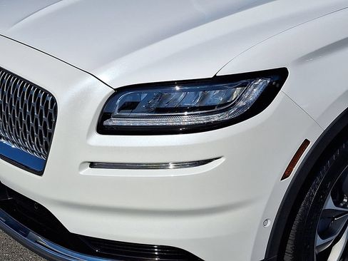 Used 2023 Lincoln Nautilus Reserve w/ Equipment Group 201A AWD/4WD image 8