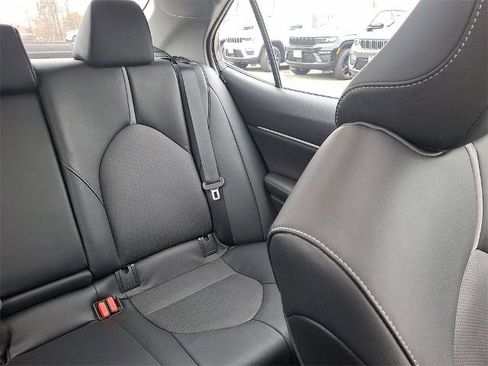 Used 2021 Toyota Camry XSE image 14