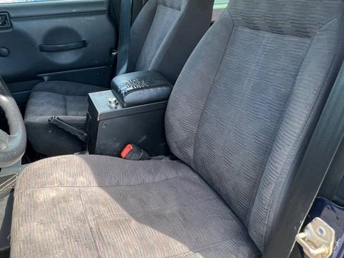 Used 2003 Jeep Wrangler X image 8