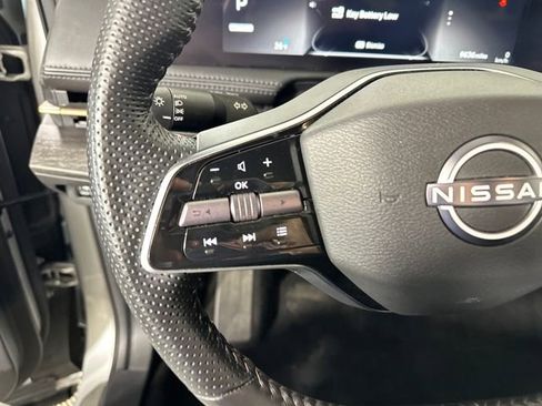 Used 2023 Nissan Ariya AWD image 15