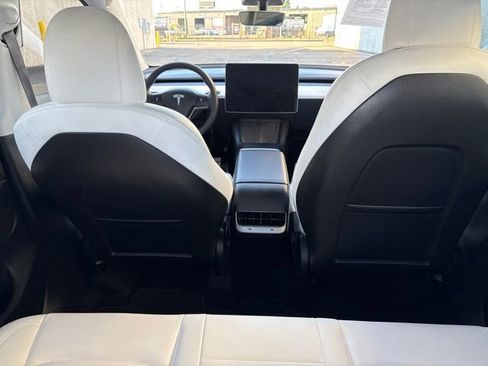 Used 2021 Tesla Model Y Long Range AWD/4WD image 29