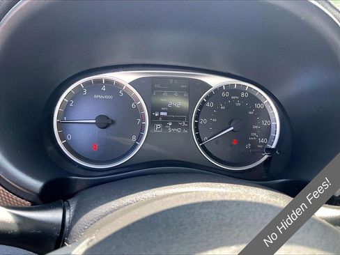 Used 2020 Nissan Kicks S FWD image 12