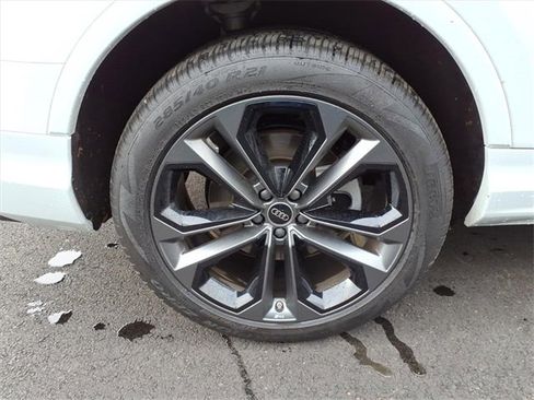 Used 2025 Audi Q7 3.0T Premium Plus image 7