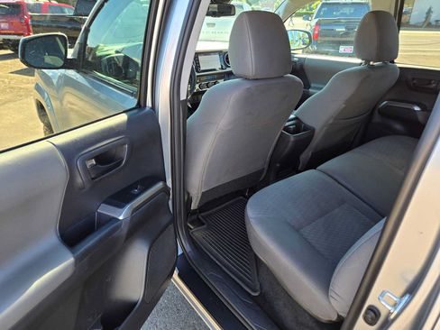 Used 2022 Toyota Tacoma SR5 w/ Black Out Package (TMS) AWD/4WD image 20