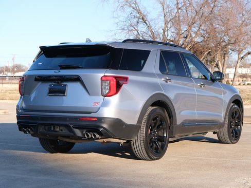 Used 2020 Ford Explorer ST w/ ST Street Pack image 12