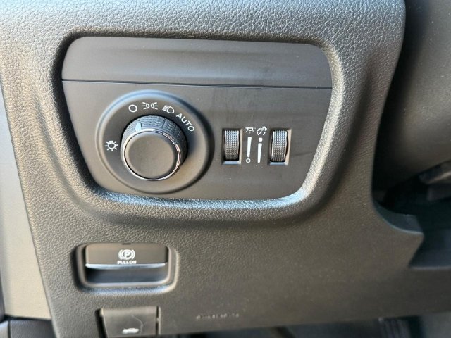 New 2026 Jeep Grand Cherokee Altitude AWD/4WD image 22