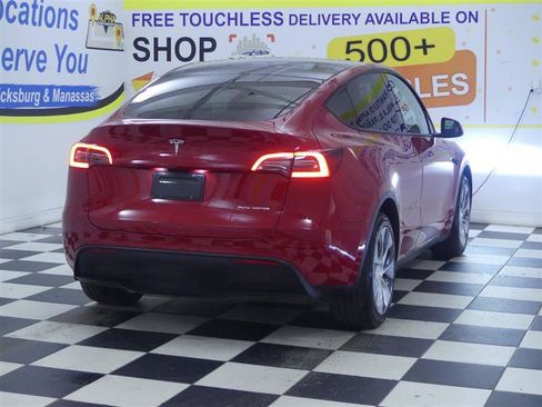 Used 2023 Tesla Model Y AWD image 7