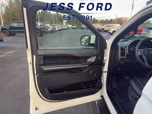 Used 2020 Ford Expedition XLT w/ Equipment Group 202A image 16