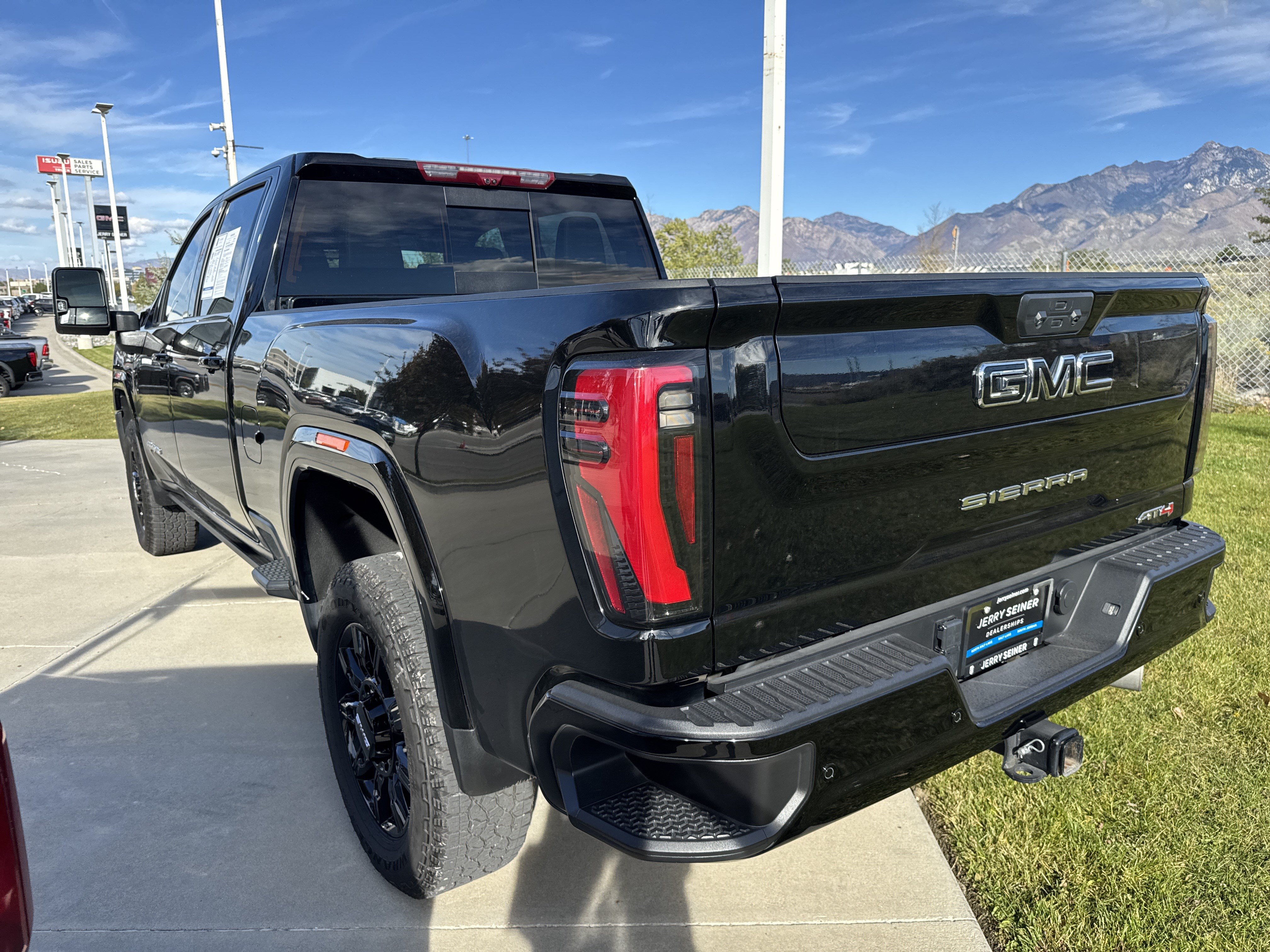 Certified 2024 GMC Sierra 3500 AT4 w/ AT4 Premium Plus Package AWD/4WD image 3