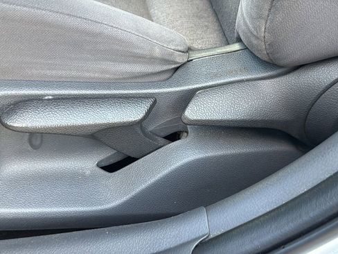 Used 2018 Toyota Camry L image 20