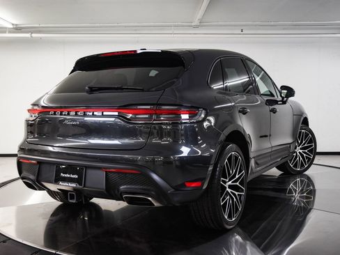 Certified 2025 Porsche Macan image 7