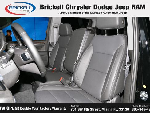 Used 2026 GMC Sierra 1500 SLT AWD/4WD image 18
